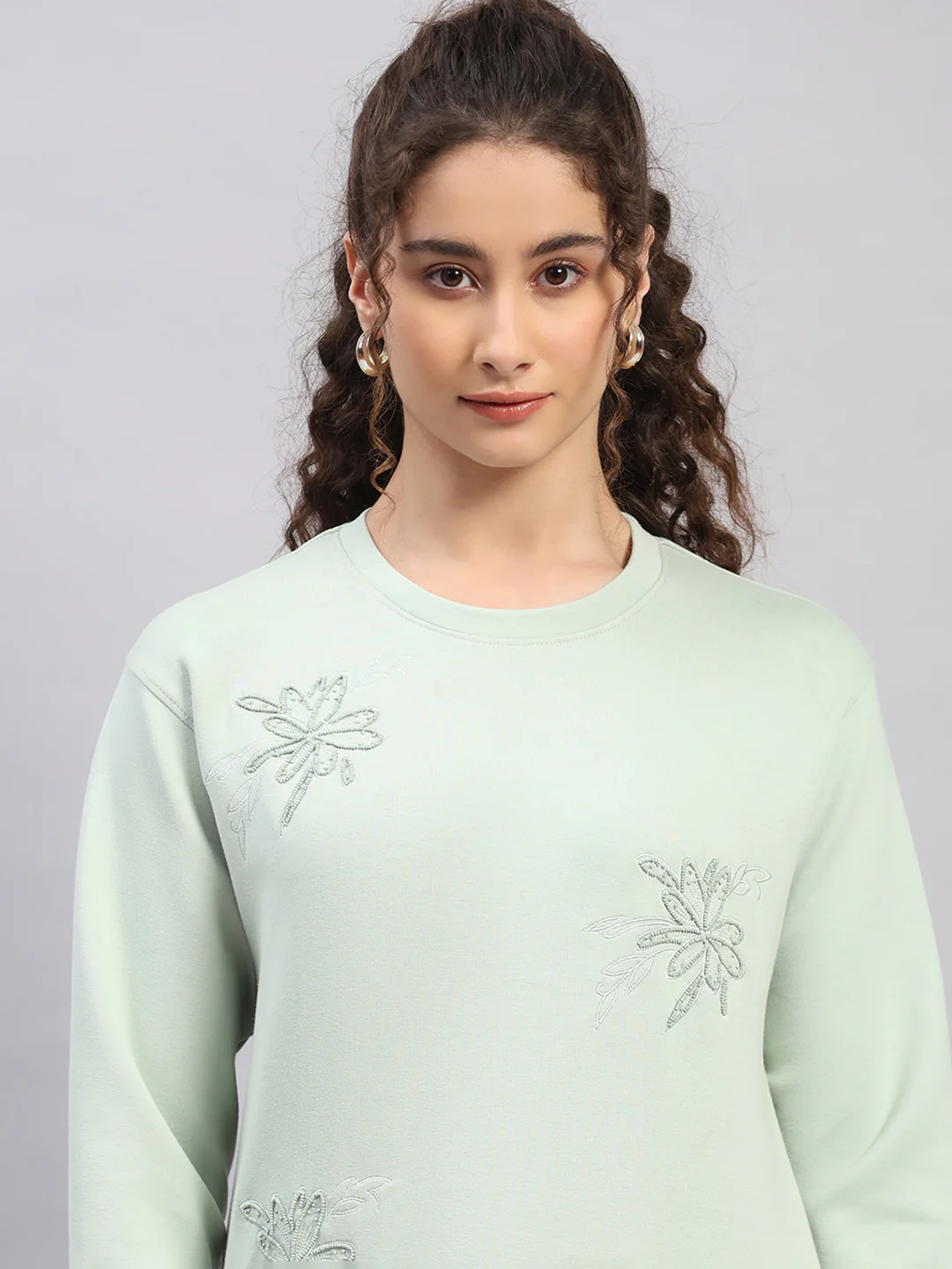 Women Green Embroidered Round Neck Full Sleeve Sweatshirt - Image 7