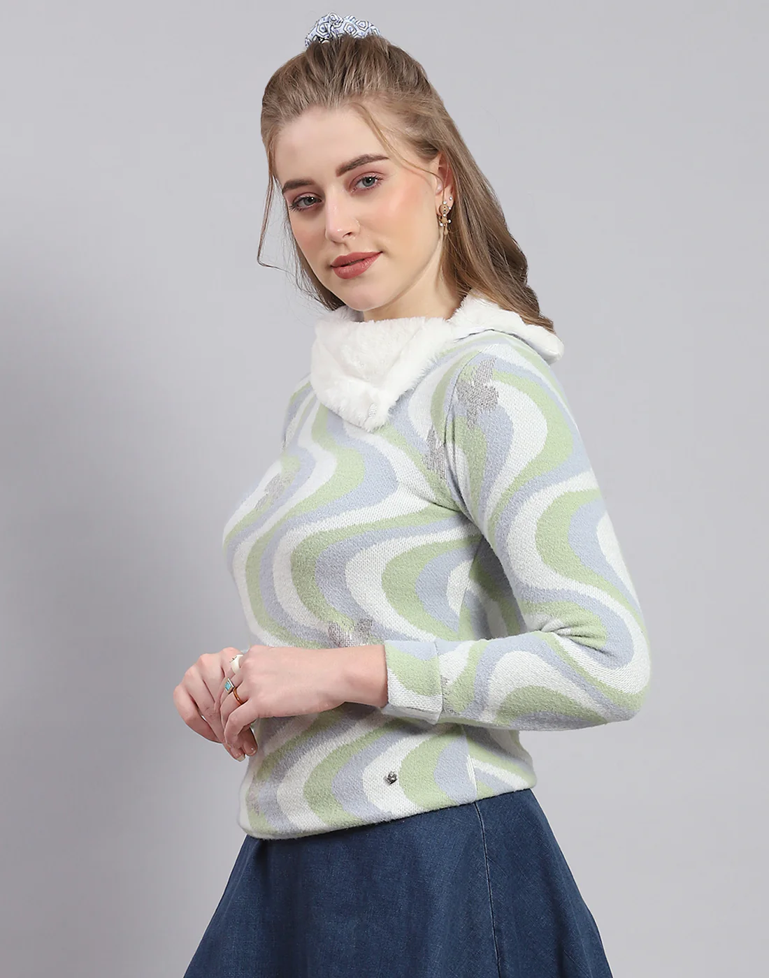 Women Green Printed Collar Full Sleeve Sweatshirt - Image 5