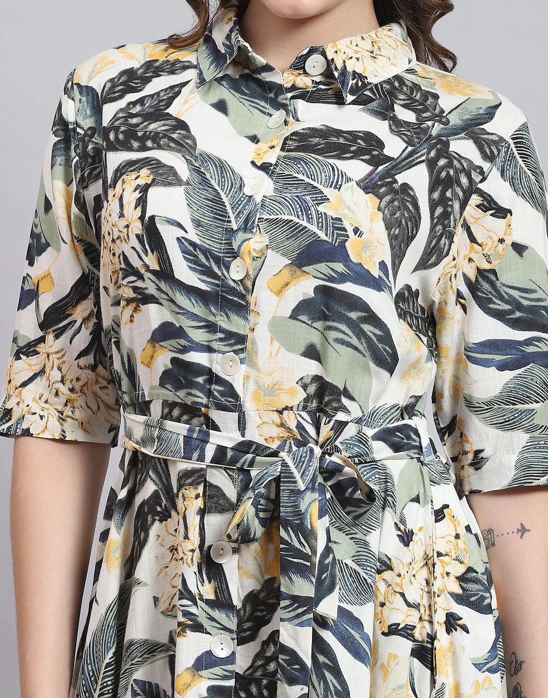 Women Green Printed Front Open Short Sleeve Dress - Image 6