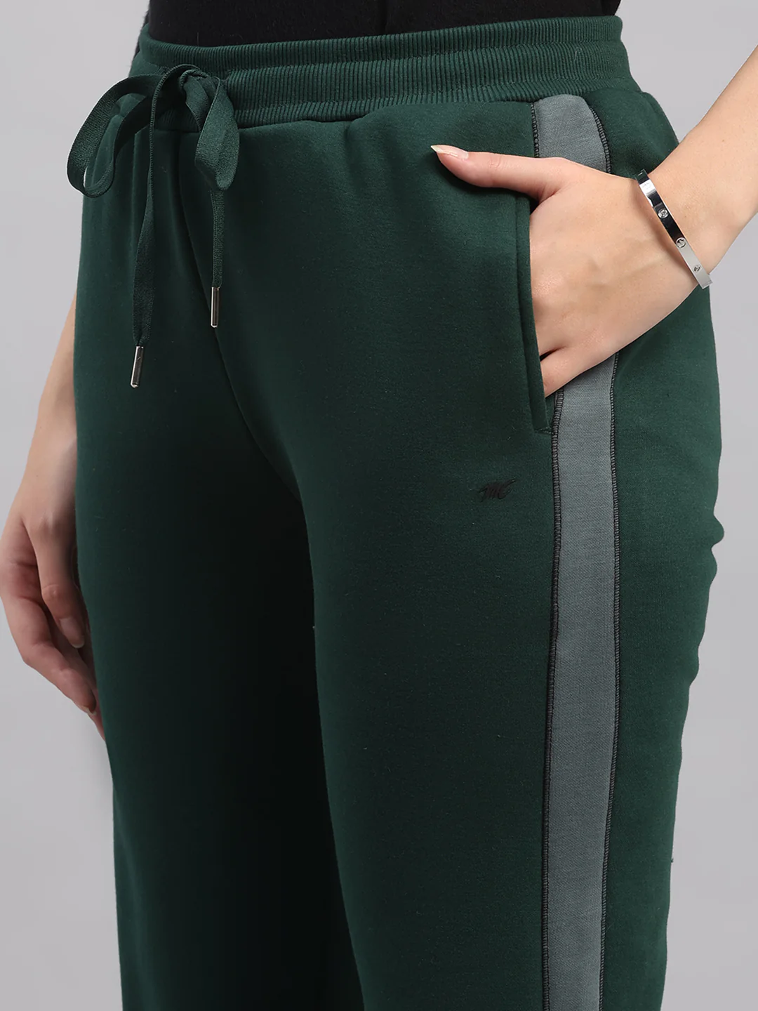 Women Green Printed Hooded Full Sleeve Winter Tracksuit - Image 8