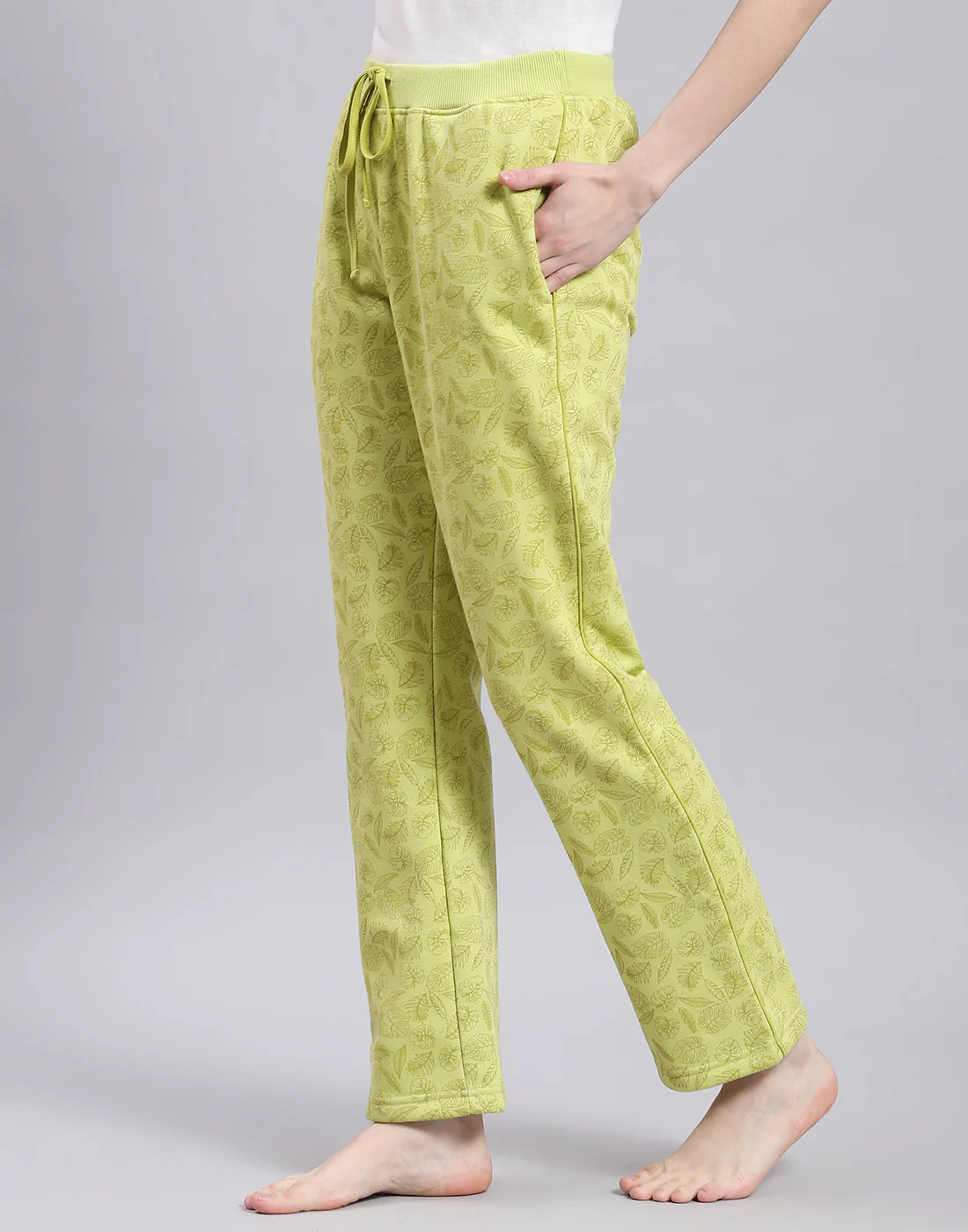Women Green Printed Regular Fit Winter Lower - Image 3