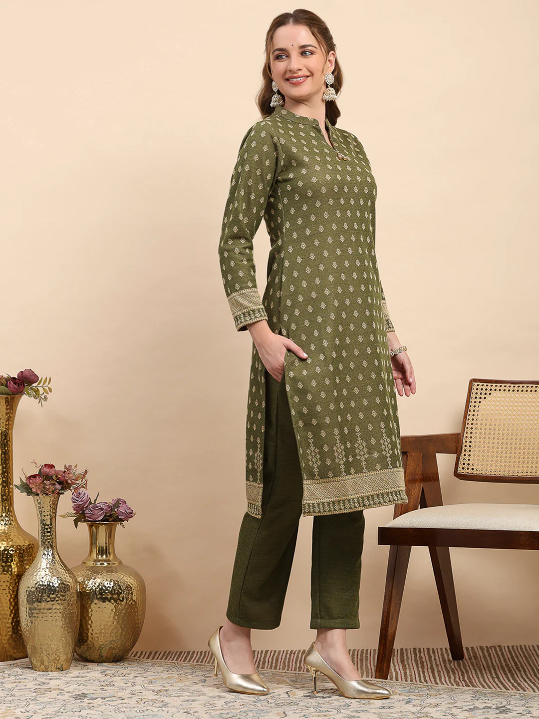 Women Green Printed Round Neck Full Sleeve 3 Pc Kurti Set for Winter - Image 4