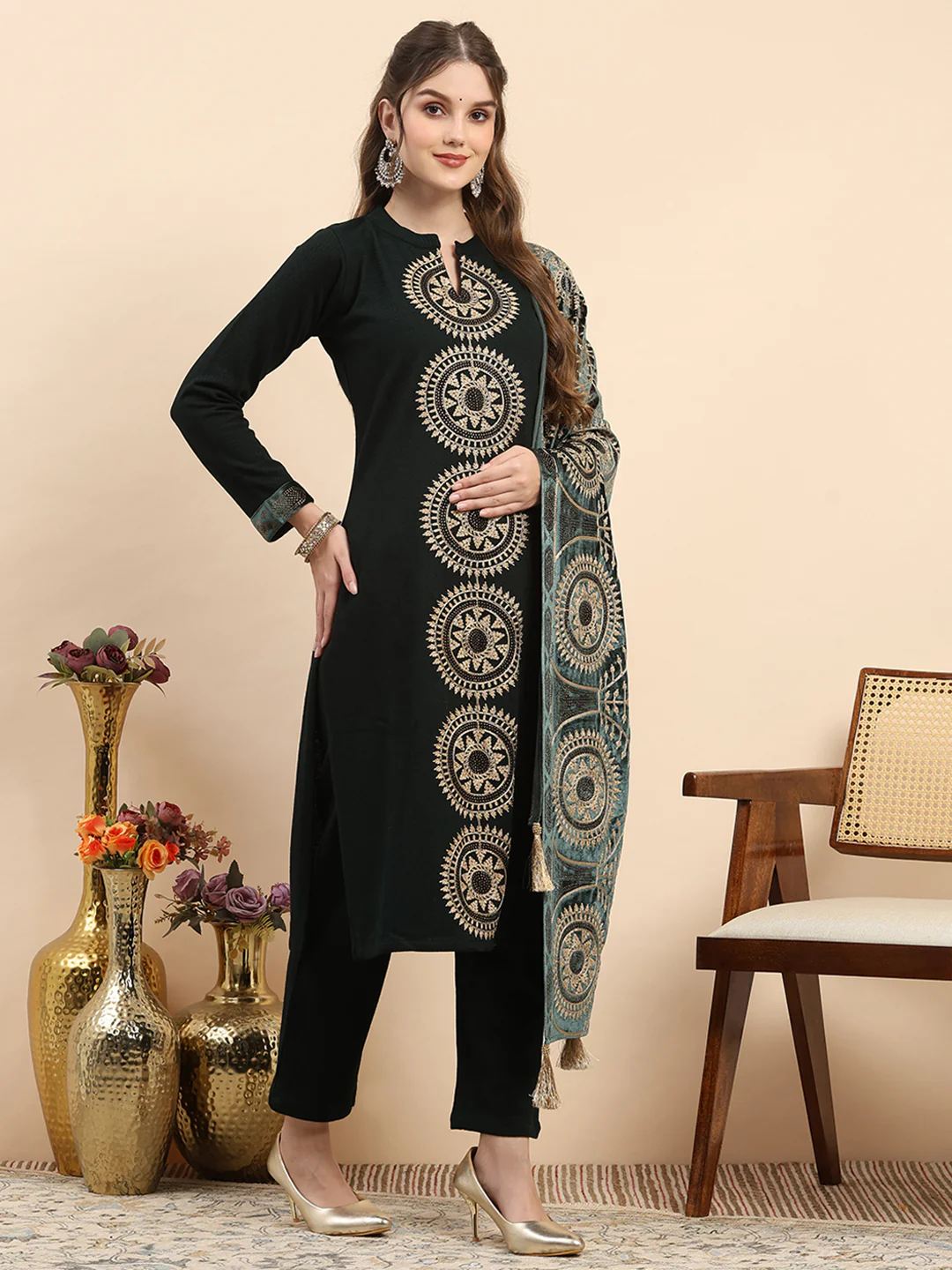 Women Green Printed Round Neck Full Sleeve 3 Pc Kurti Set for Winter - Image 4