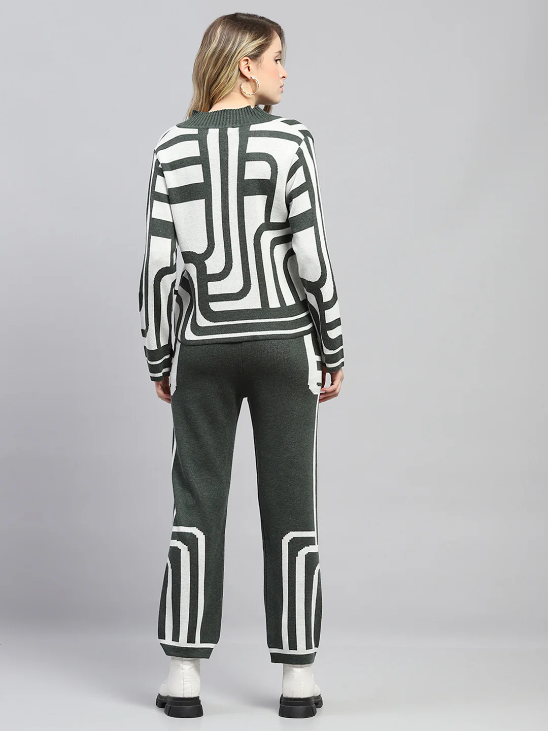 Women Green Printed Round Neck Full Sleeve Cords Set - Image 5