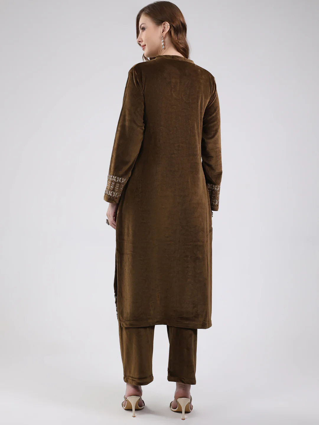 Women Brown Printed Round Neck Full Sleeve Kurti Set for Winter - Image 2