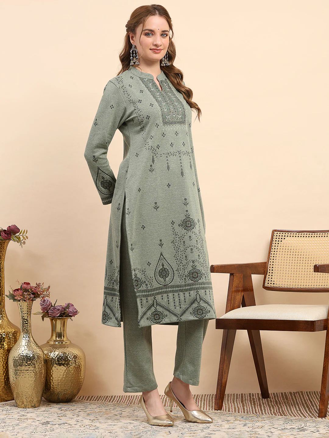 Women Green Printed Round Neck Full Sleeve Kurti Set for Winter - Image 4