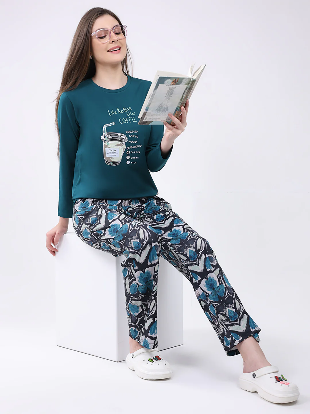 Women Green Printed Round Neck Full Sleeve Lower Set - Image 2