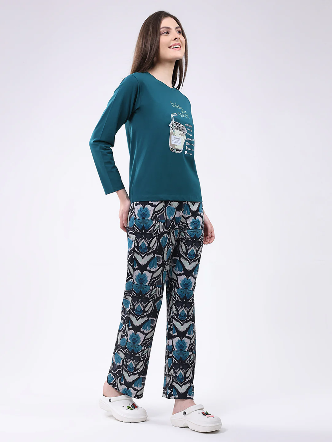 Women Green Printed Round Neck Full Sleeve Lower Set - Image 4