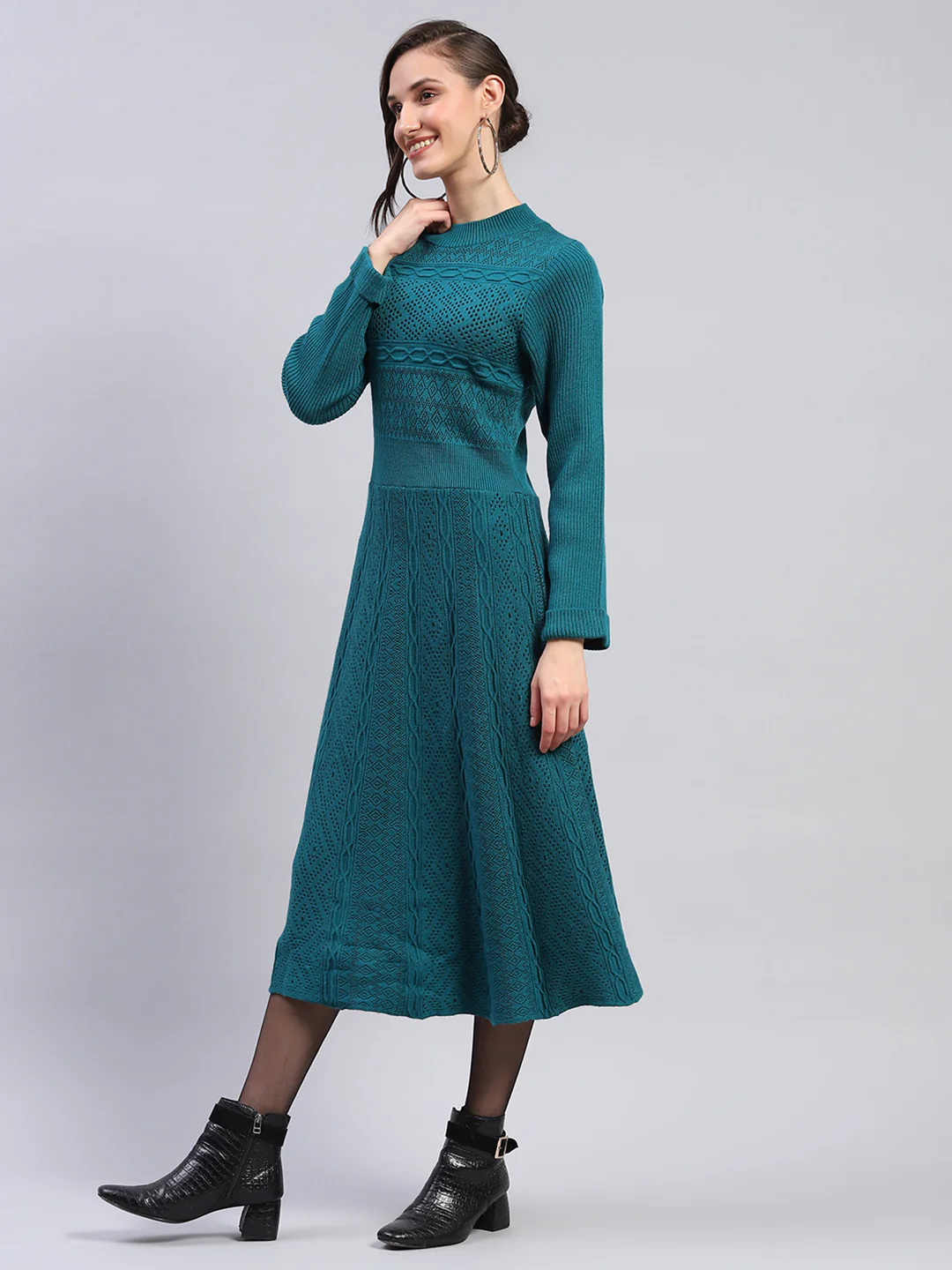 Women Green Self Design Round Neck Full Sleeve Dress - Image 3