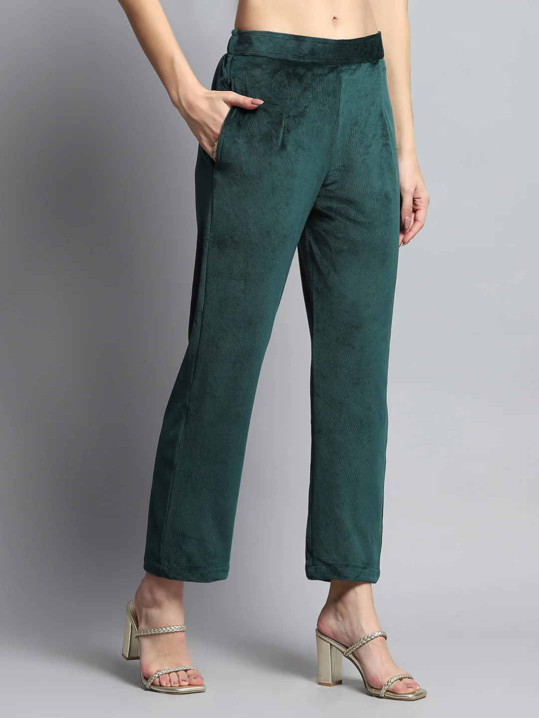 Women Green Self Design Round Neck Full Sleeve Kurti Set for Winter - Image 7