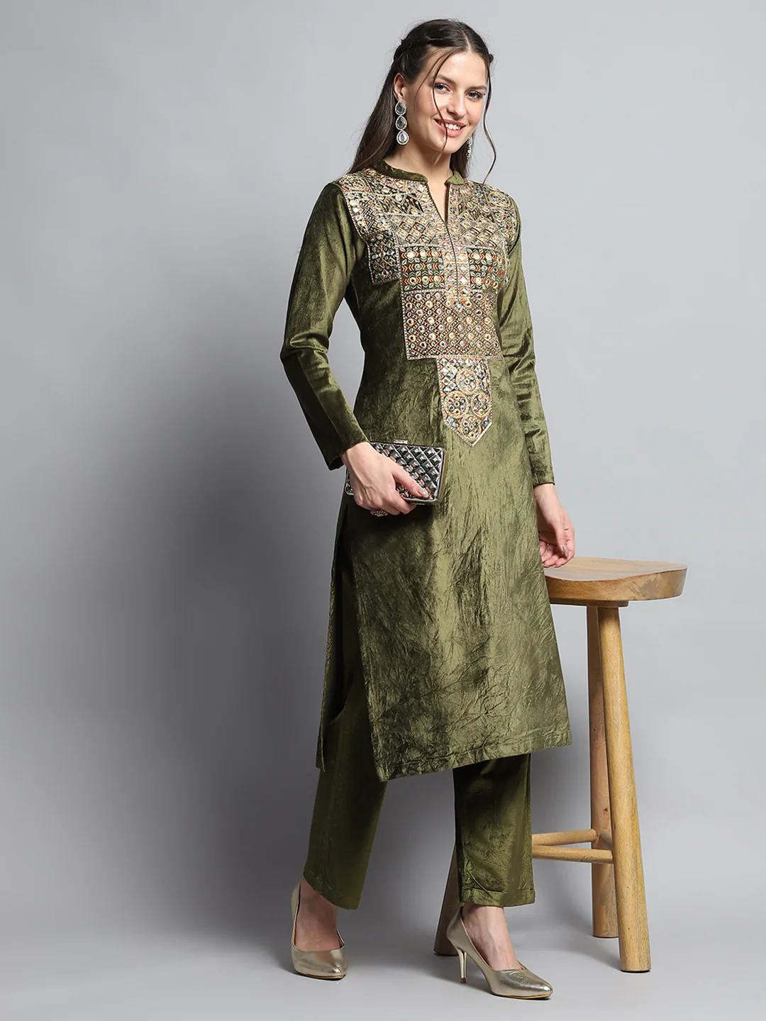 Women Green Self Design Round Neck Full Sleeve Kurti Set for Winter