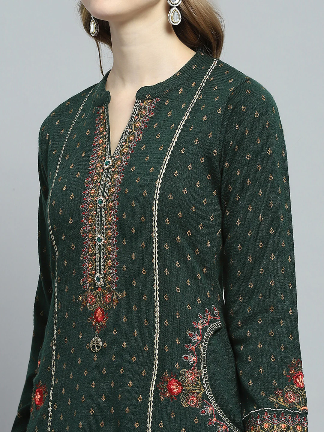 Women Green Self Design Round Neck Full Sleeve Kurti Set for Winter - Image 6