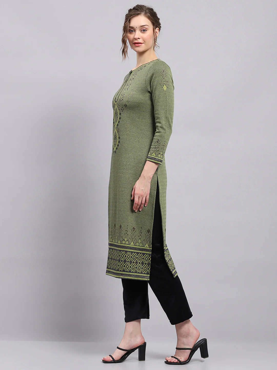 Women Green Self Design Round Neck 3/4th Sleeve Winter Kurti - Image 3