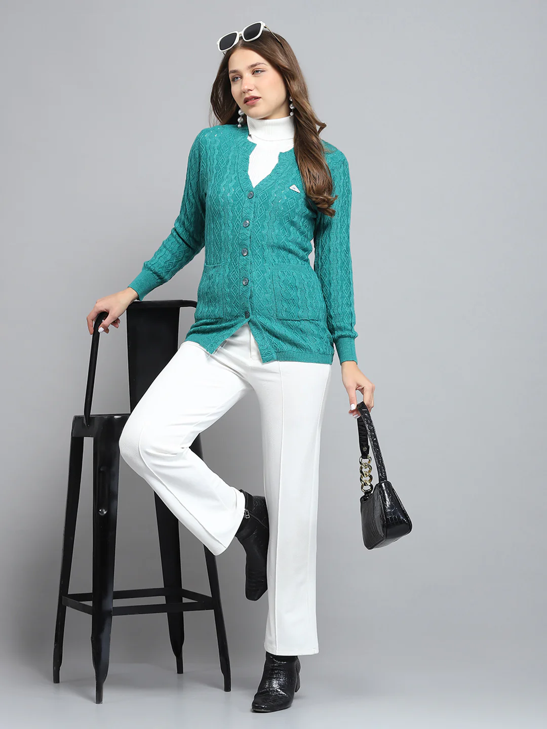 Women Green Self Design V Neck Full Sleeve Cardigan - Image 2