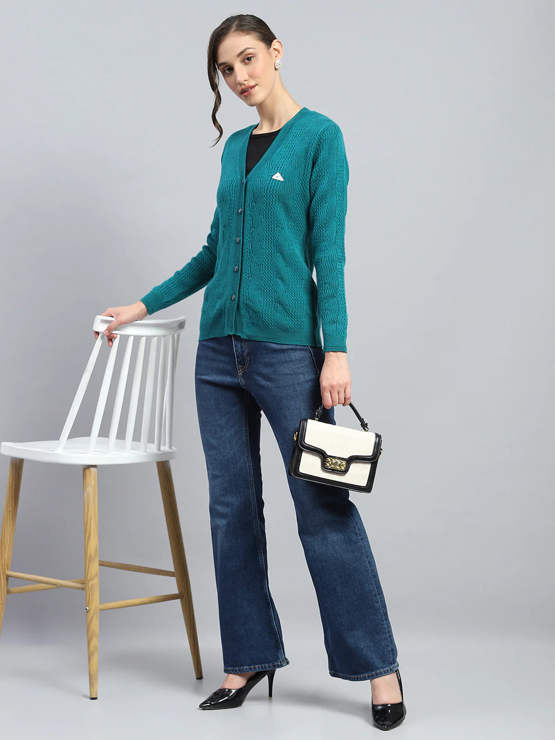Women Green Self Design V Neck Full Sleeve Cardigan - Image 2