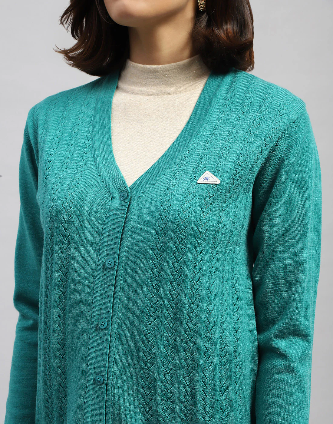 Women Green Self Design V Neck Full Sleeve Cardigan - Image 7