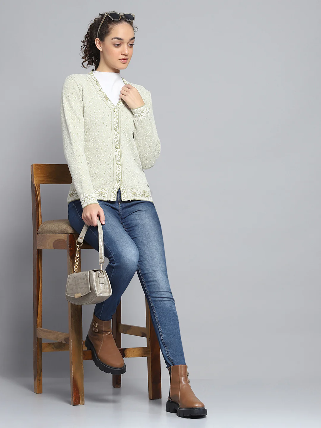 Women Green Self Design V Neck Full Sleeve Cardigan - Image 2