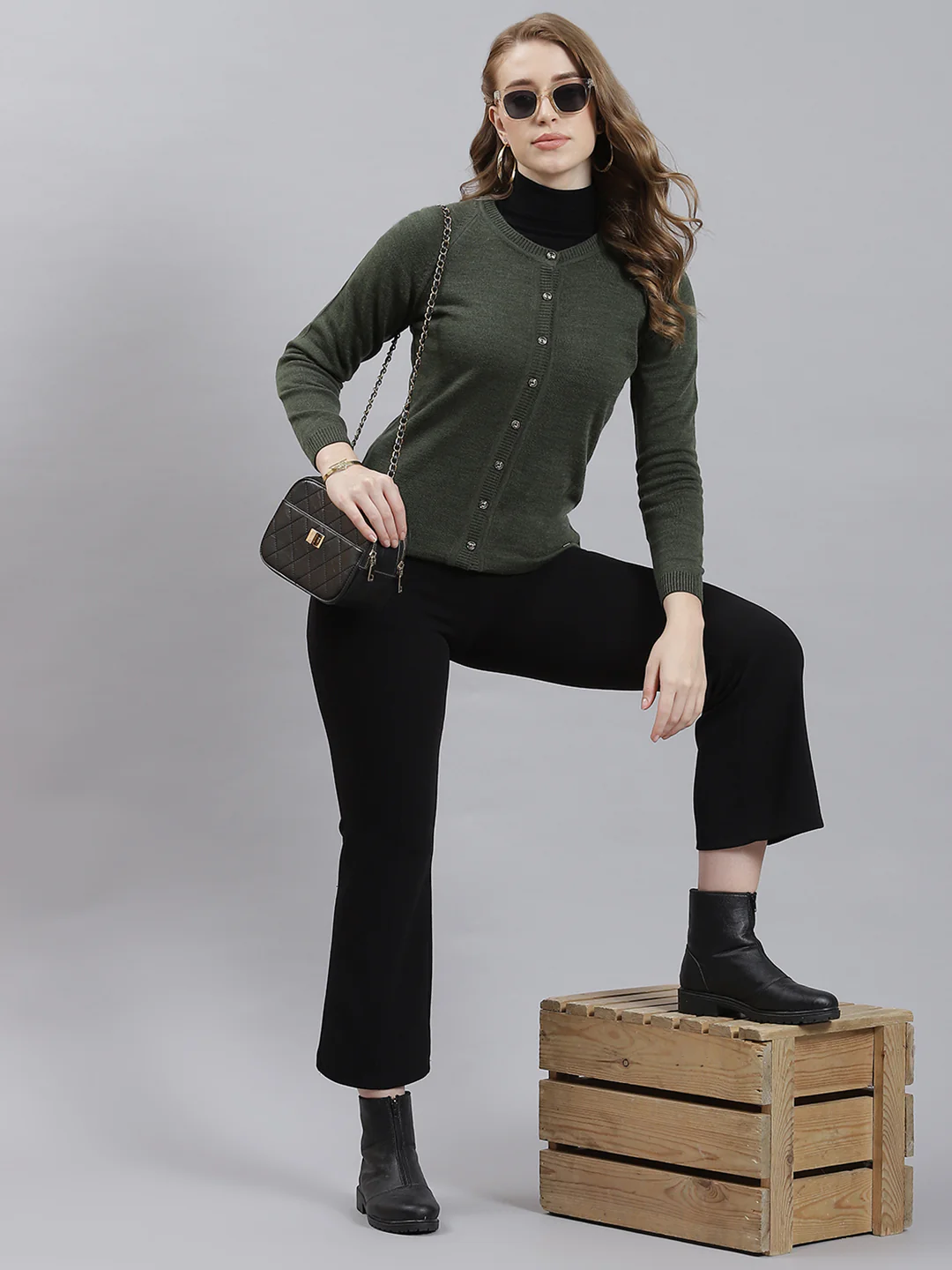 Women Green Solid Cardigan - Image 5