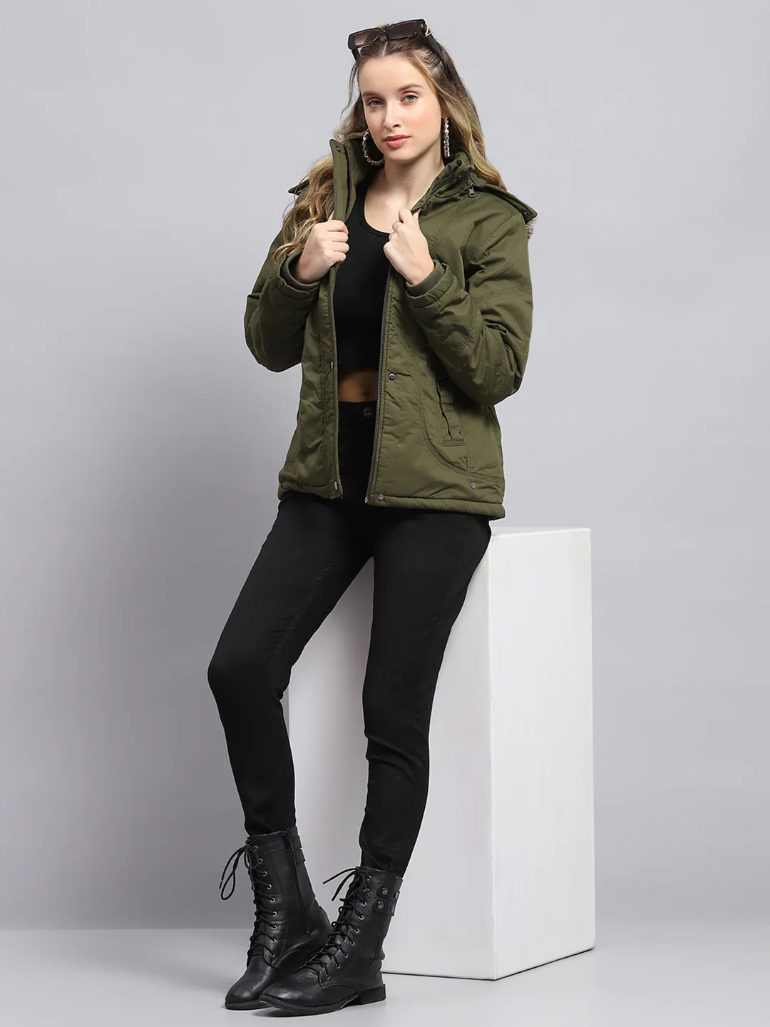 Women Green Solid Detachable Hood Full Sleeve Jacket - Image 2