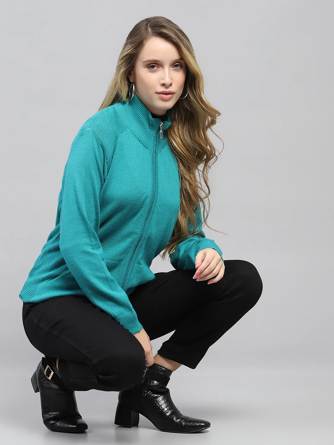 Women Green Solid High Neck Full Sleeve Cardigan - Image 2