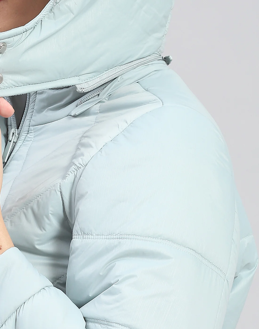 Women Green Solid Hooded Full Sleeve Jacket - Image 8