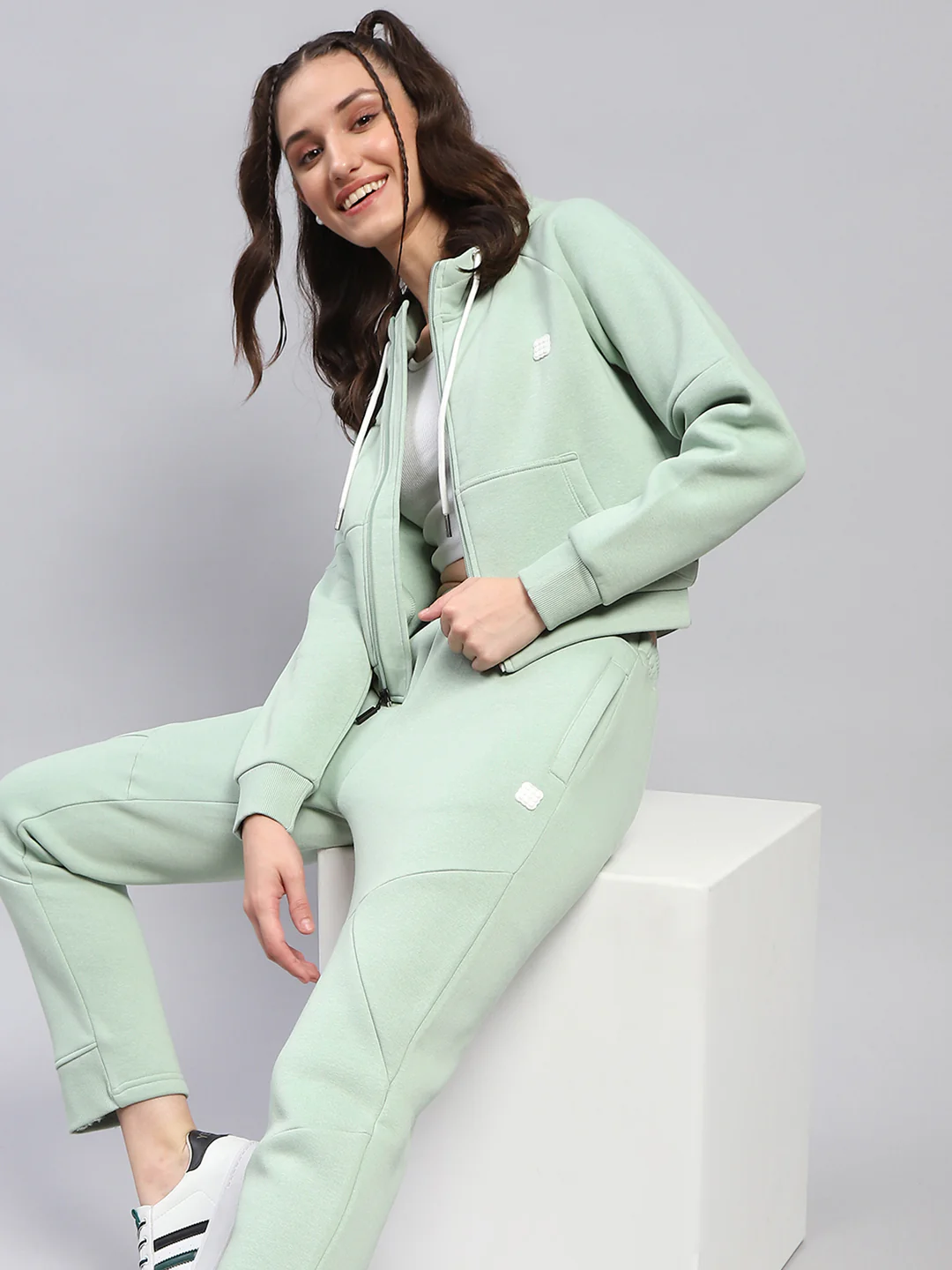 Rock.it Women Green Solid Hooded Full Sleeve Tracksuit - Image 6