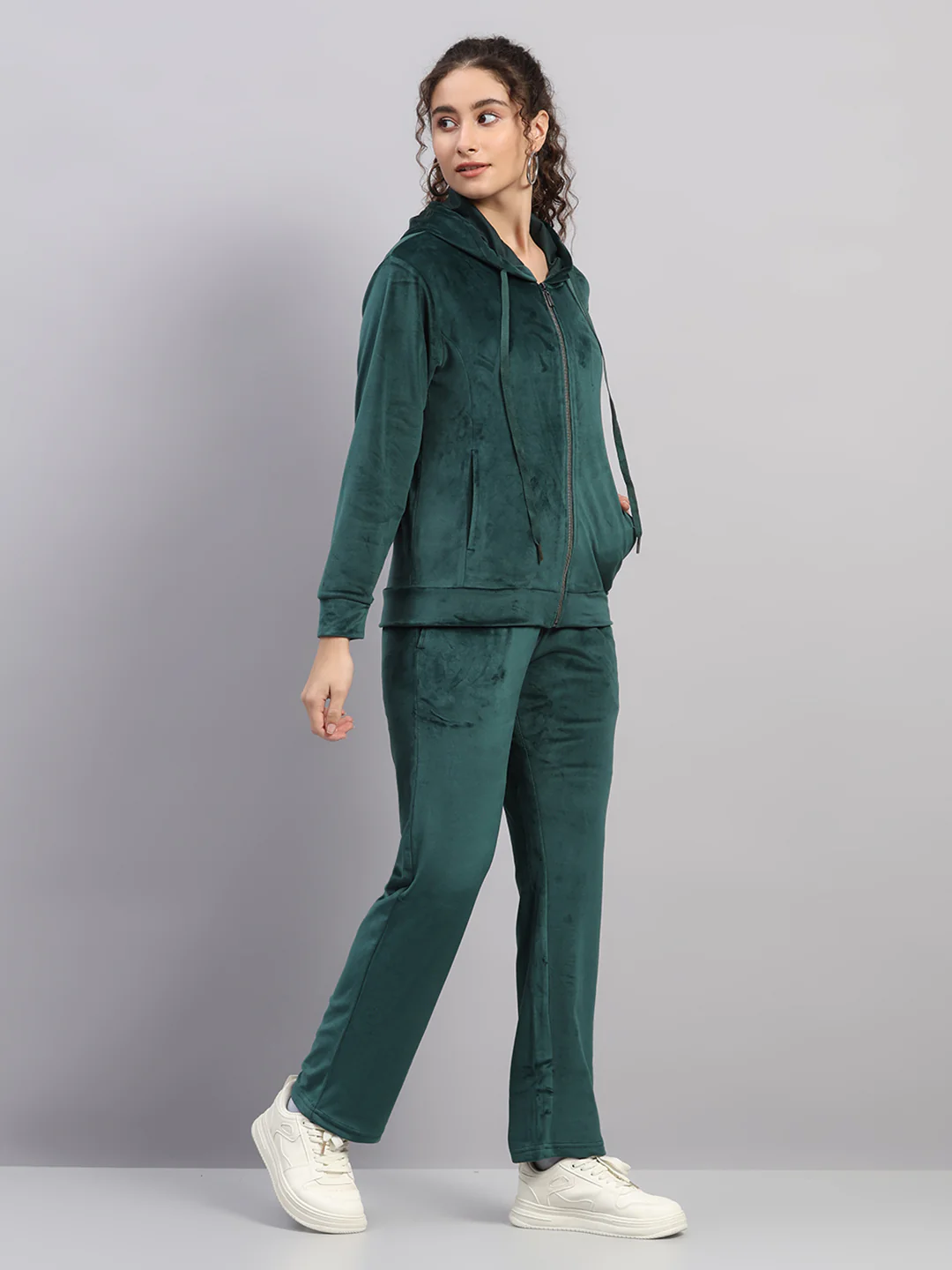 Women Green Solid Hooded Full Sleeve Winter Tracksuit - Image 4