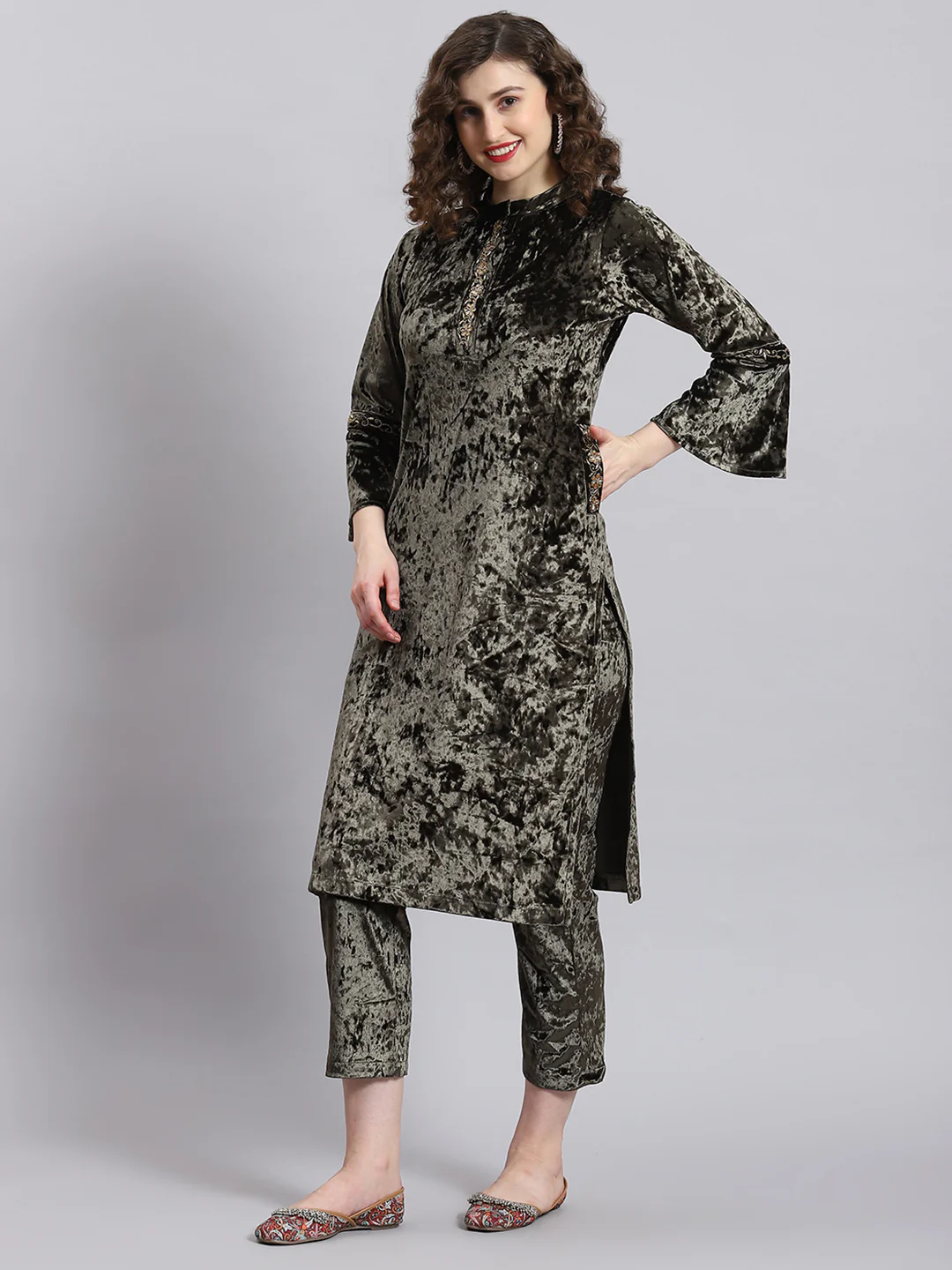 Women Green Solid Mock Collar Full Sleeve Kurtis Set - Image 2