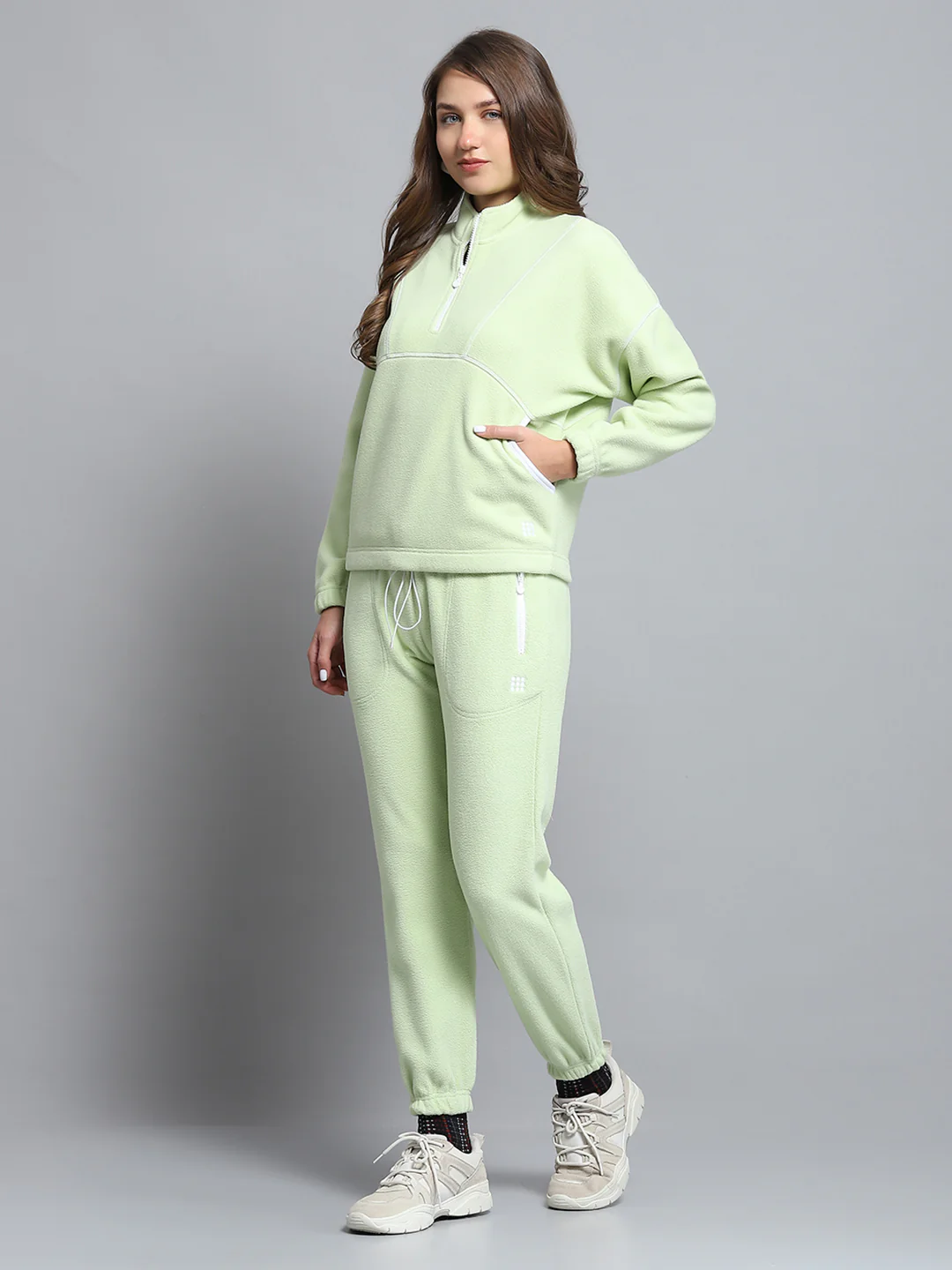 Rock.it Women Green Solid Mock Neck Full Sleeve Tracksuit - Image 3