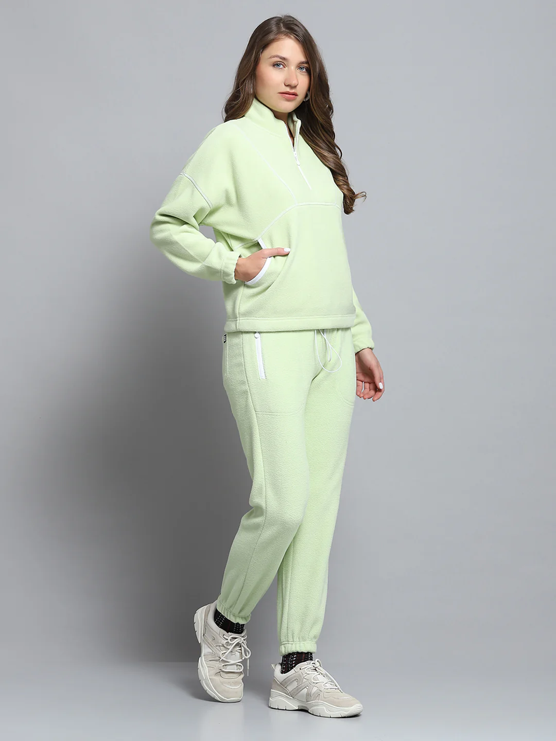 Rock.it Women Green Solid Mock Neck Full Sleeve Tracksuit - Image 4