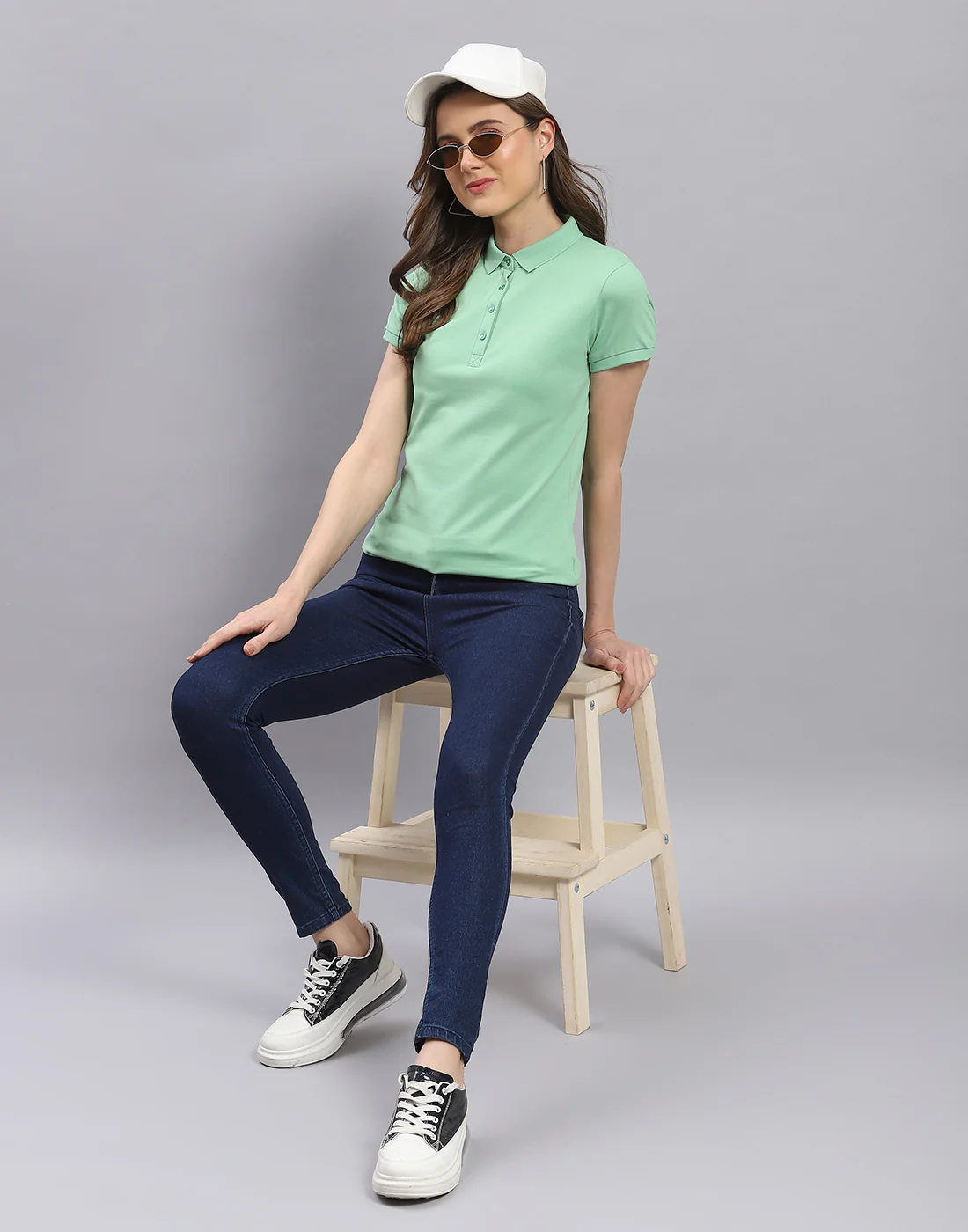 Women Green Solid Polo Collar Half Sleeve T-Shirt - Image 2