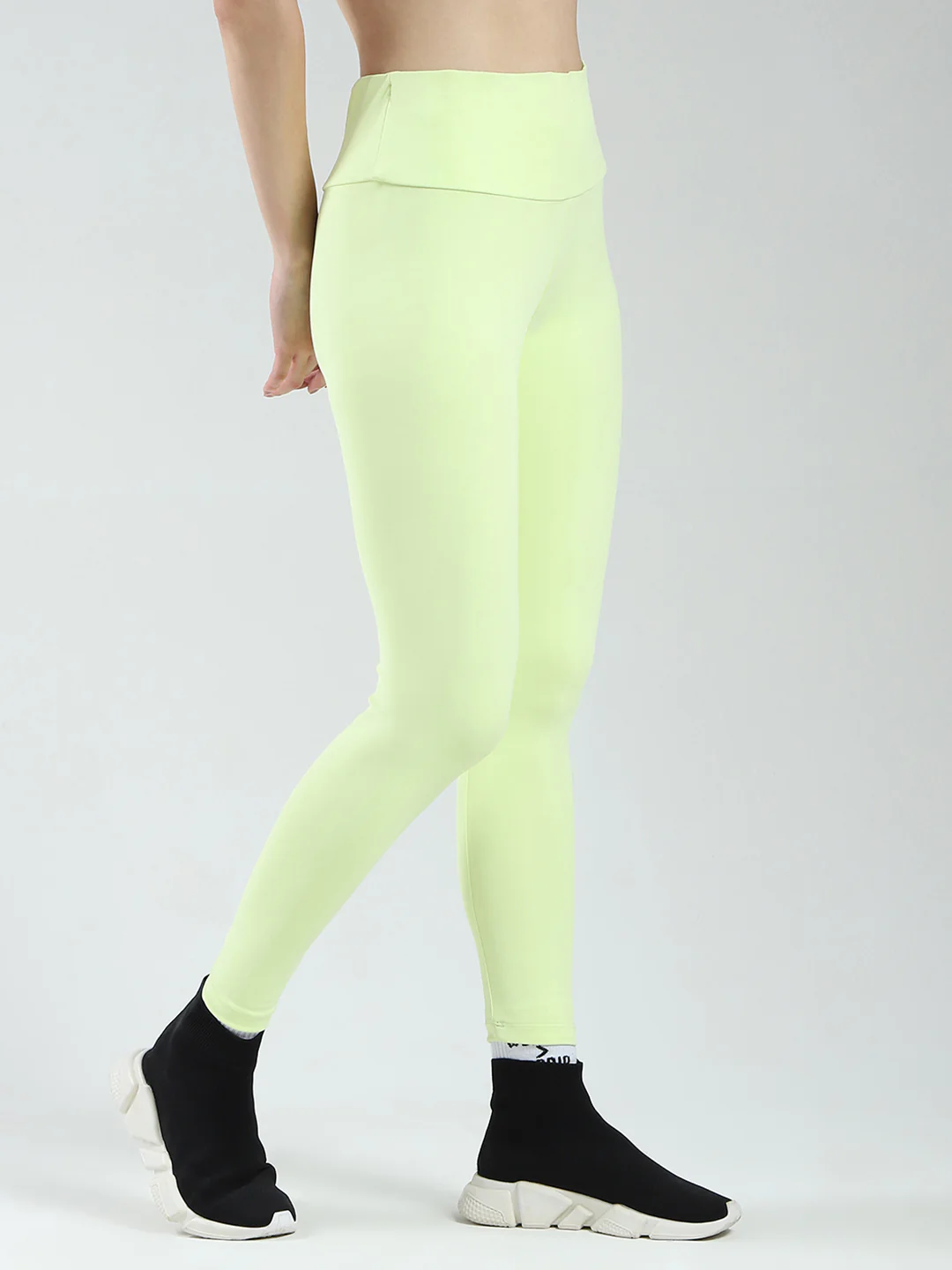 Rock.it Women Green Solid Regular Fit Legging - Image 4