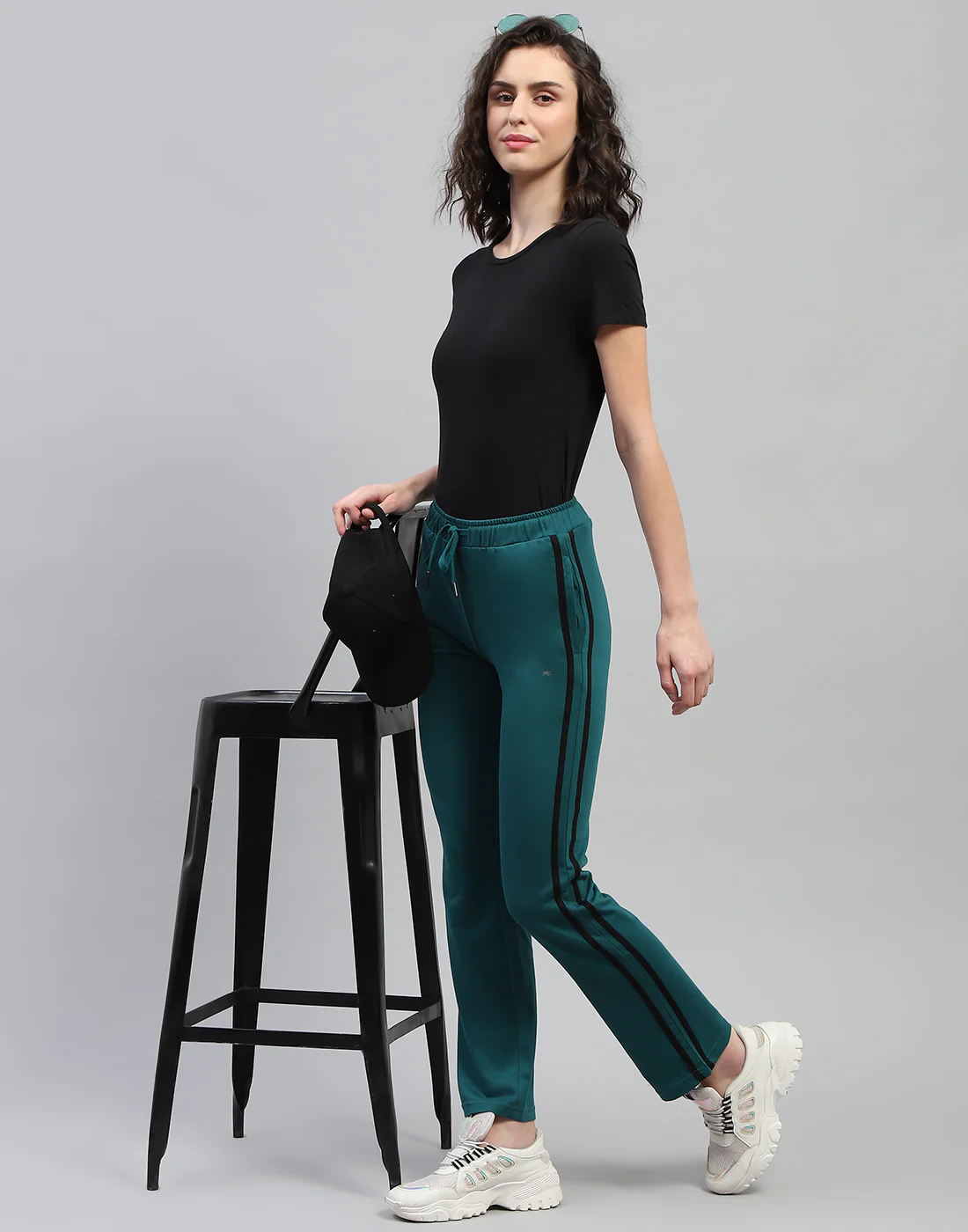 Women Green Solid Regular Fit Lower - Image 2
