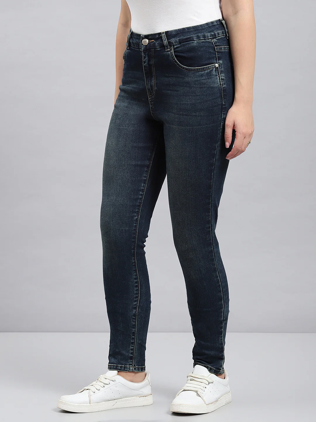 Women Green Solid Slim Fit Denims - Image 3