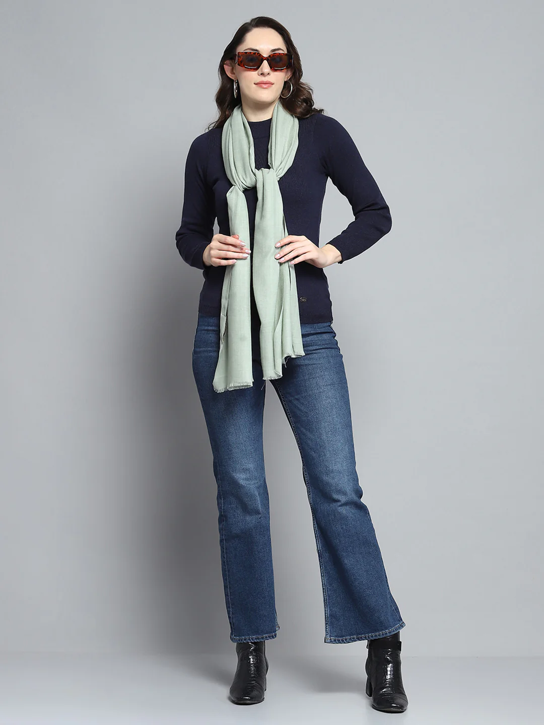 Women Green Solid Stole - Image 2