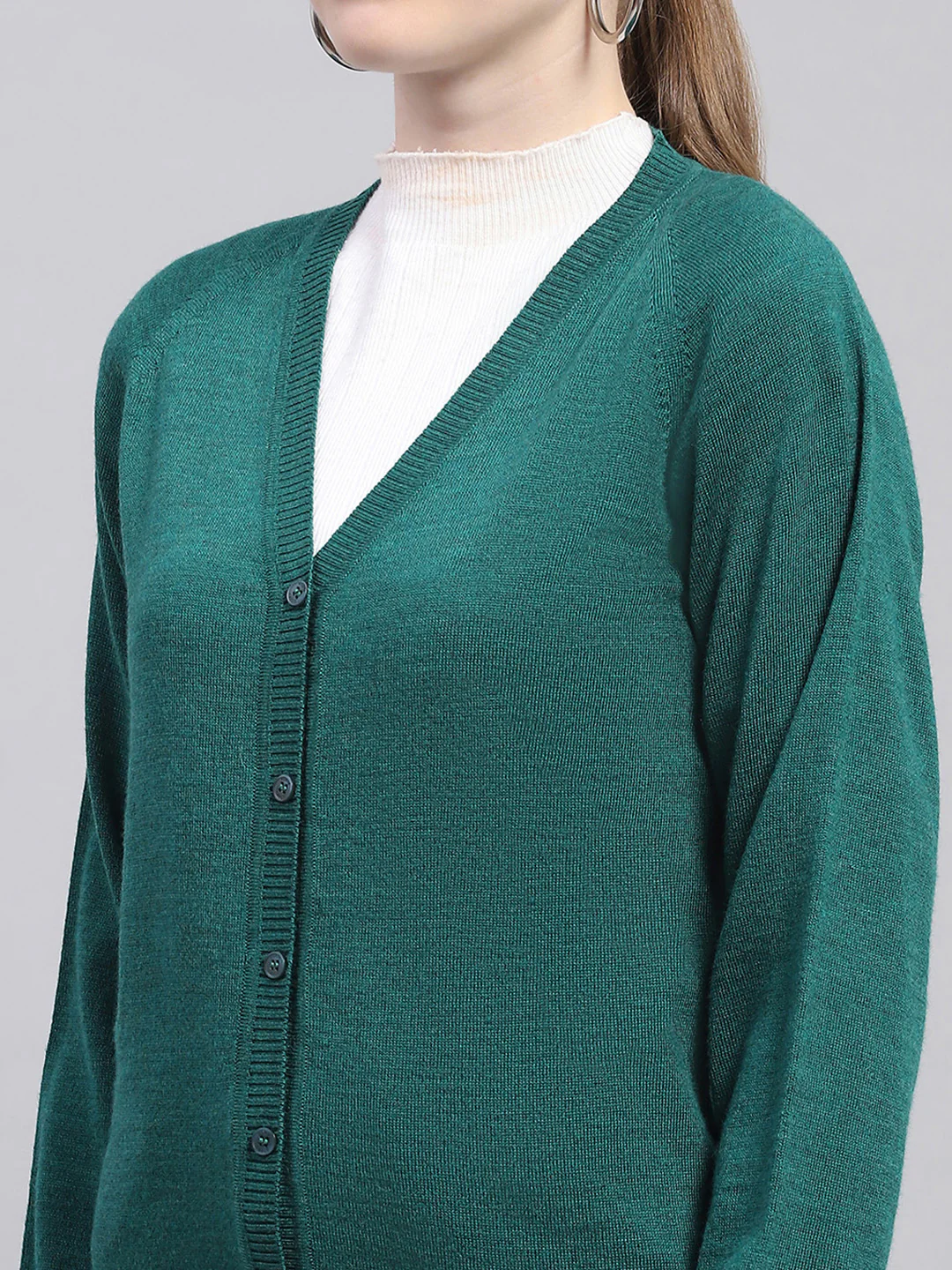 Women Green Solid V Neck Full Sleeve Cardigan - Image 6