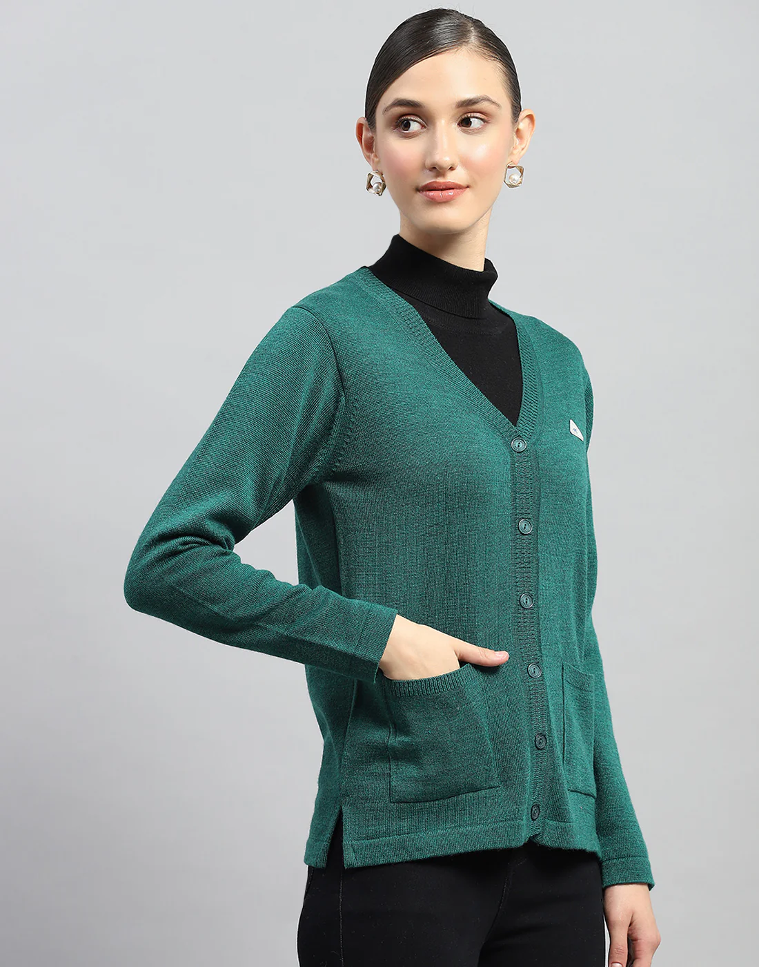 Women Green Solid V Neck Full Sleeve Cardigan - Image 4
