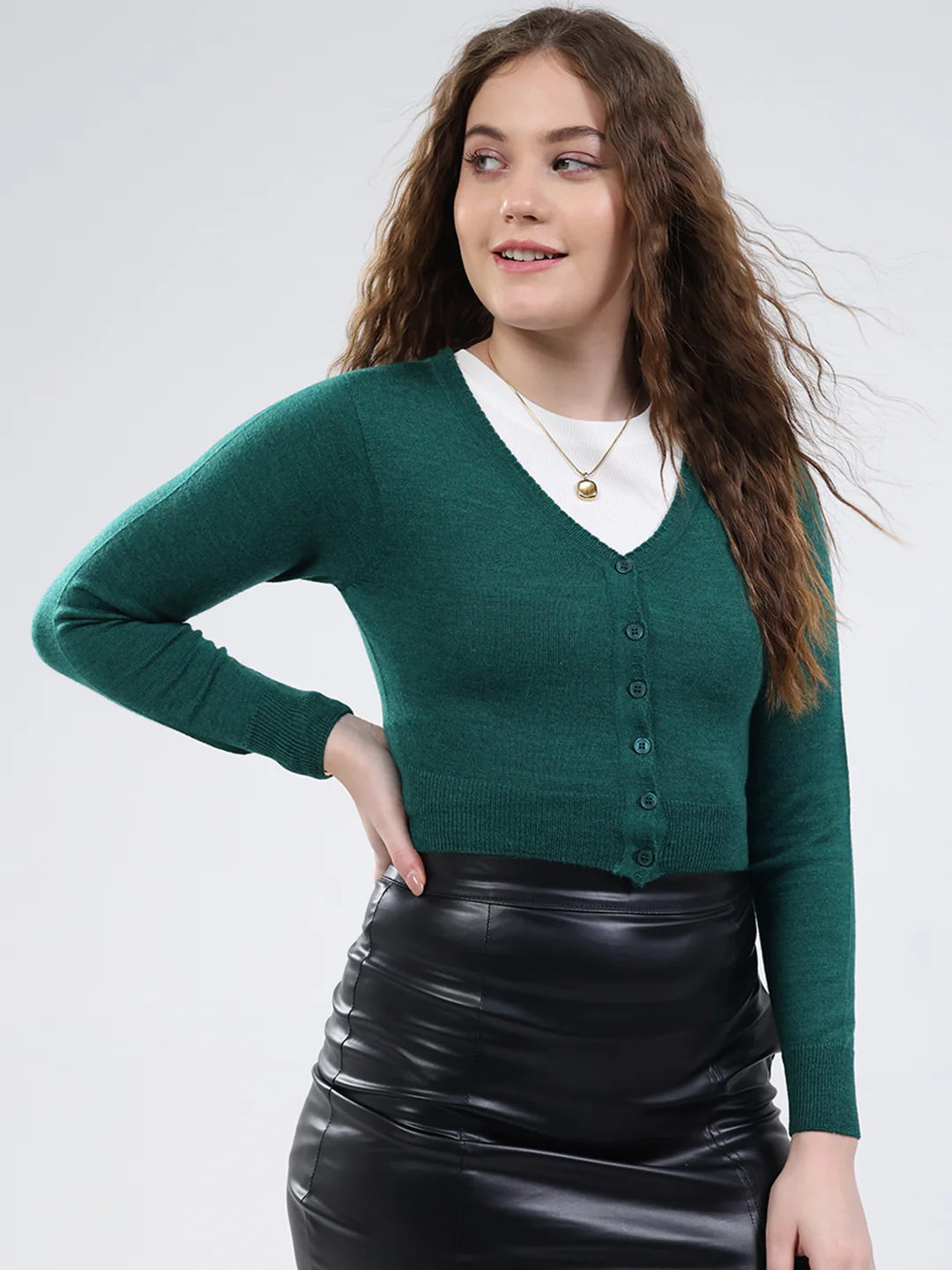 Women Green Solid V Neck Full Sleeve Cardigan - Image 4