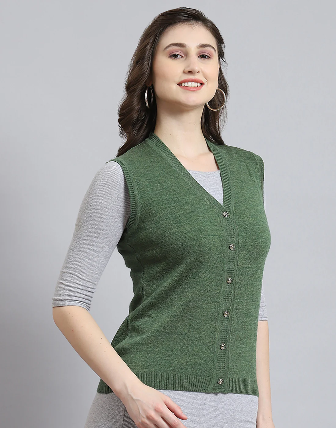 Women Green Solid V Neck Sleeveless Cardigan - Image 4
