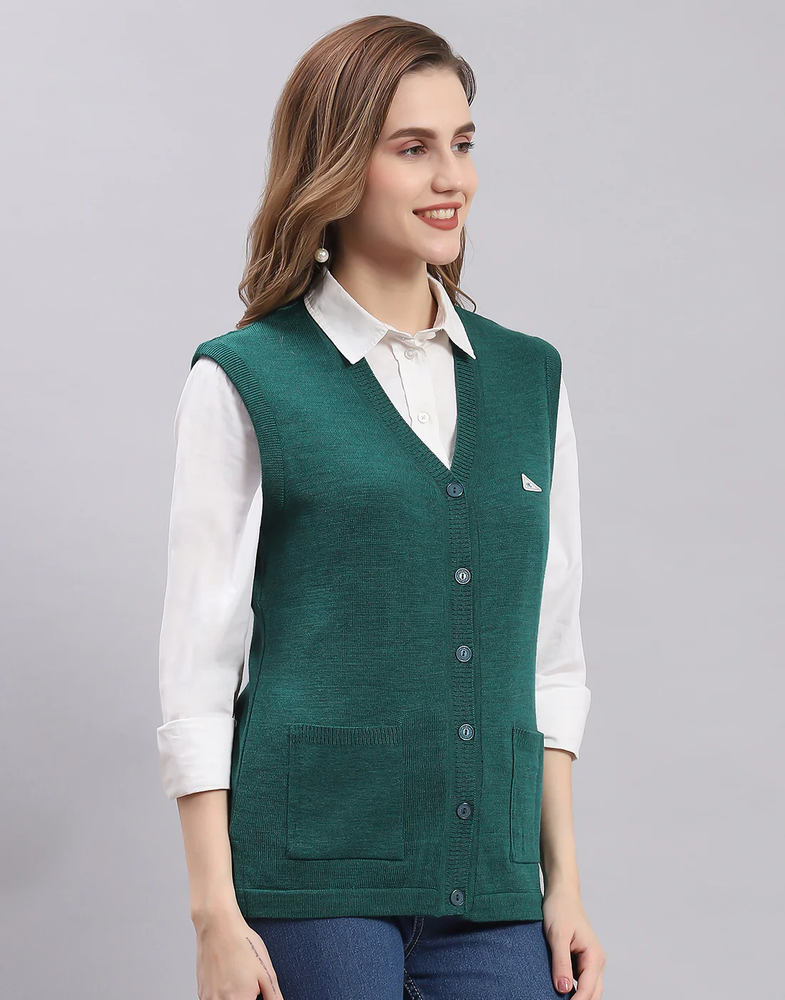 Women Green Solid V Neck Sleeveless Cardigan - Image 4