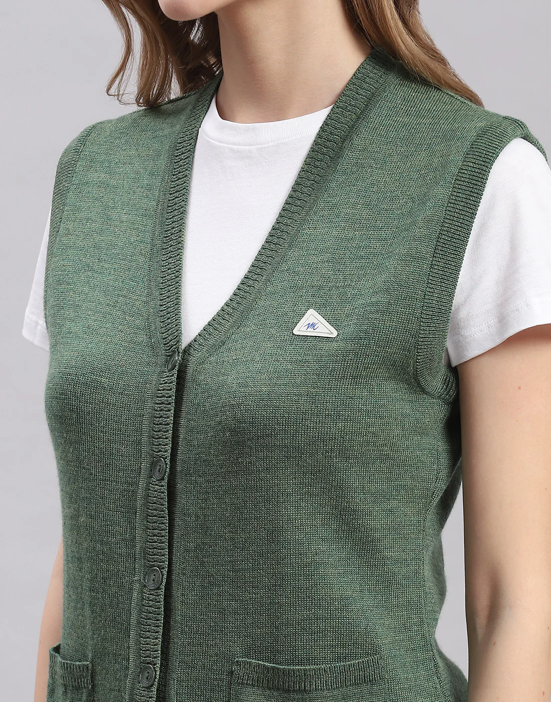 Women Green Solid V Neck Sleeveless Cardigan - Image 6