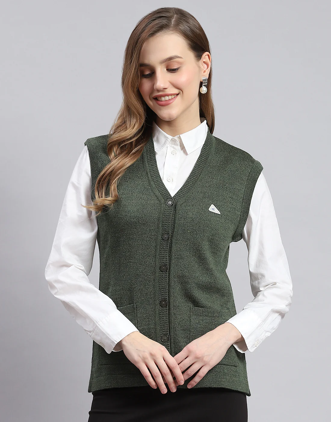 Women Green Solid V Neck Sleeveless Cardigans - Image 2