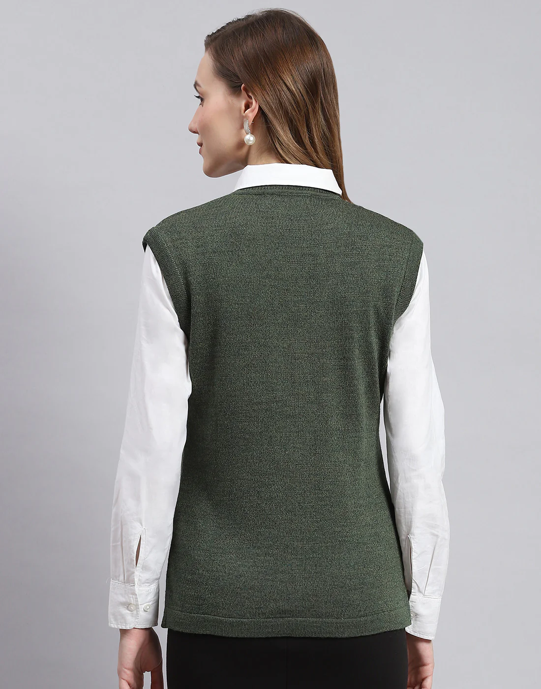 Women Green Solid V Neck Sleeveless Cardigans - Image 5