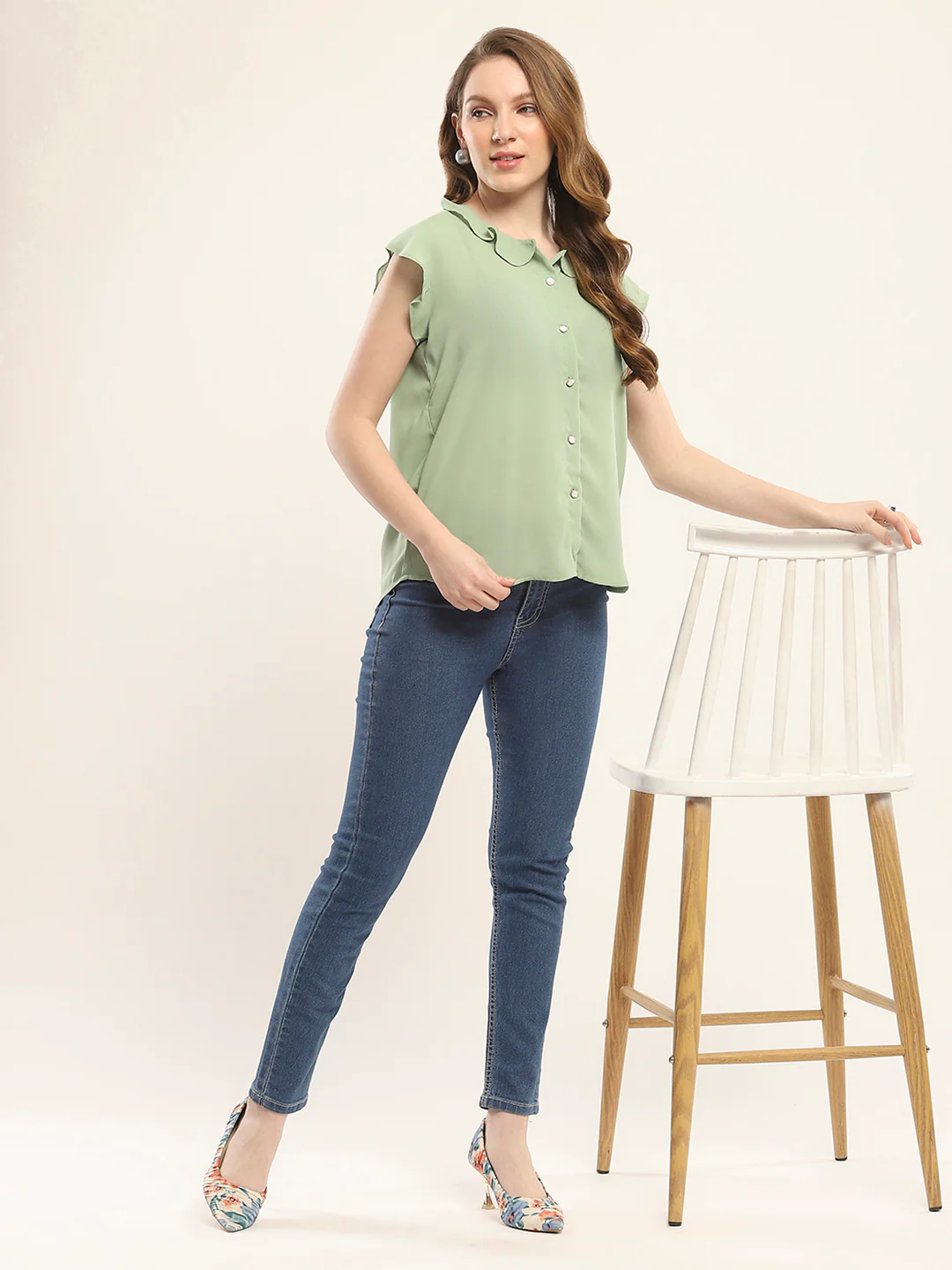 Women Green Solid V Neck Sleeveless Winte Top - Image 2