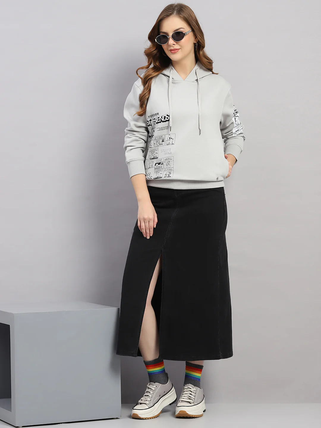 Women Grey Printed Hooded Full Sleeve Sweatshirt - Image 2