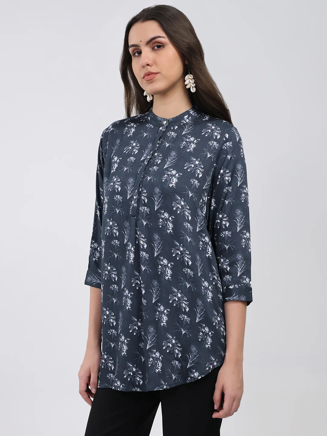 Women Grey Printed Round Neck 3/4th Sleeve Winter Kurti - Image 3