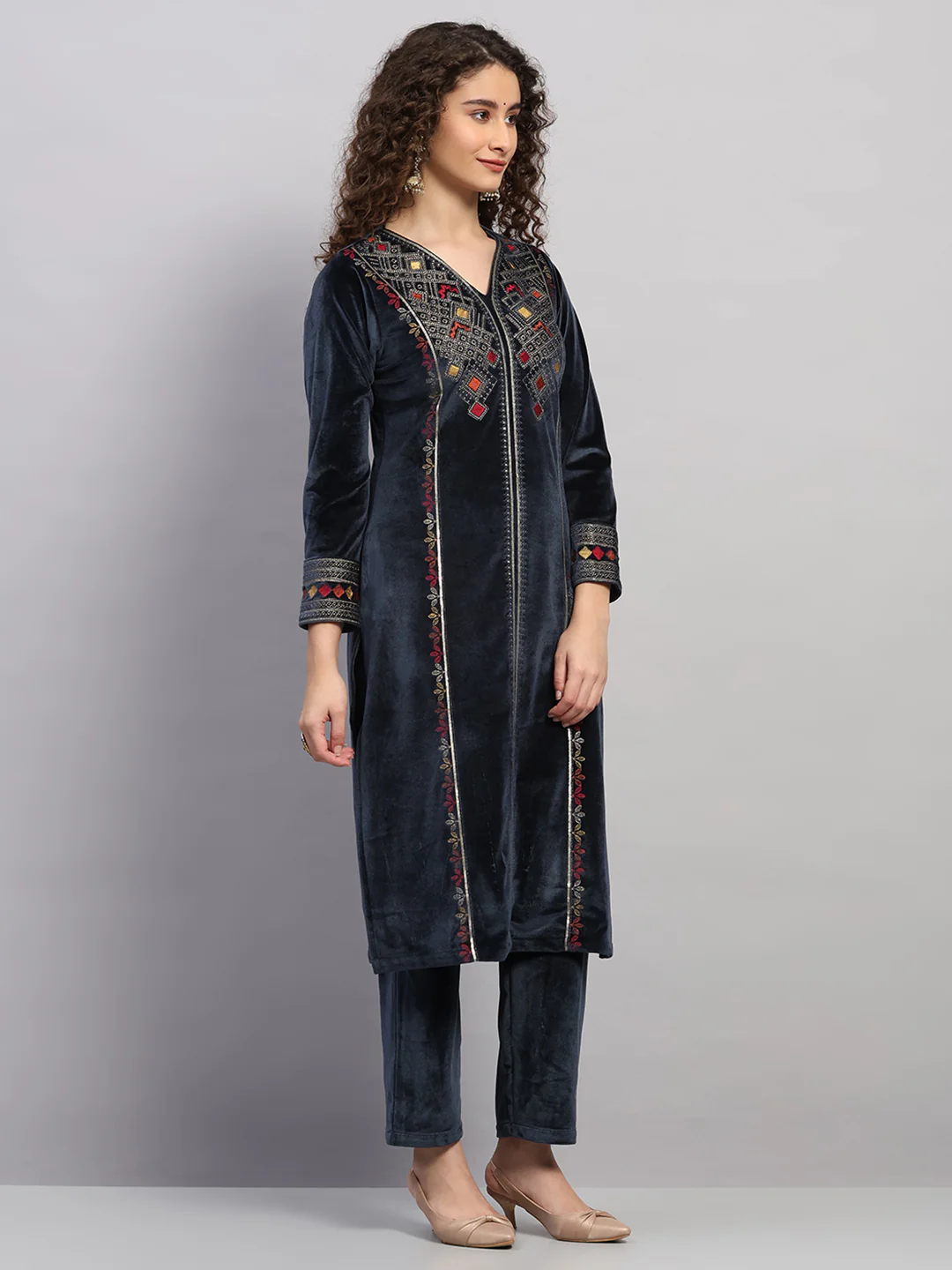 Women Grey Printed Round Neck Full Sleeve 3 Pc Kurti Set for Winter - Image 4