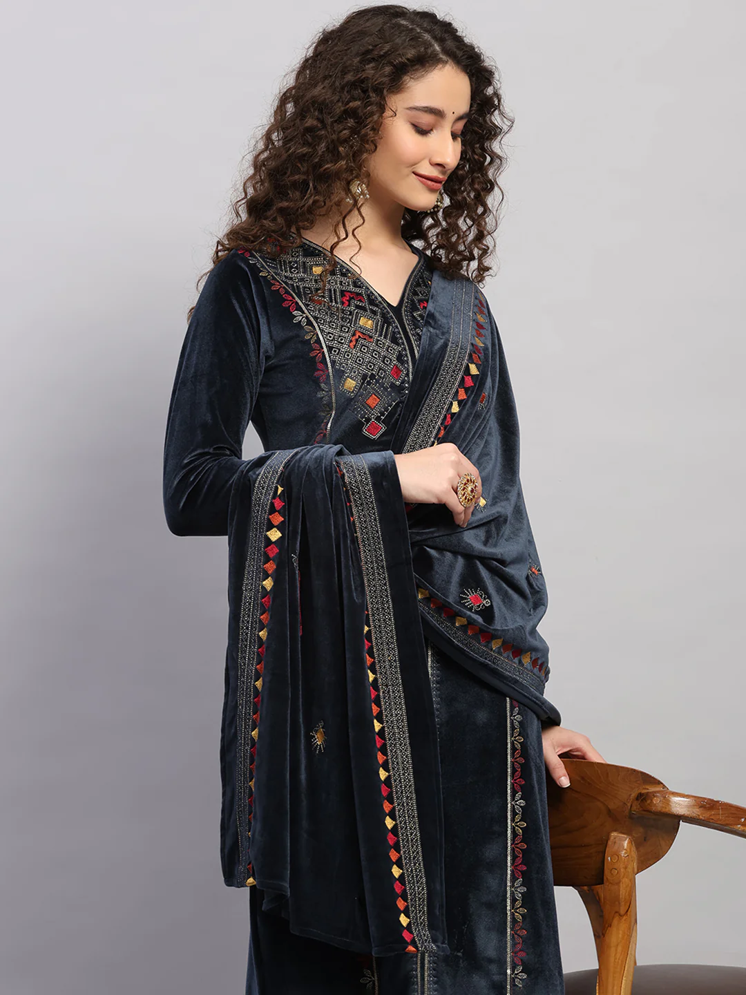Women Grey Printed Round Neck Full Sleeve 3 Pc Kurti Set for Winter - Image 6