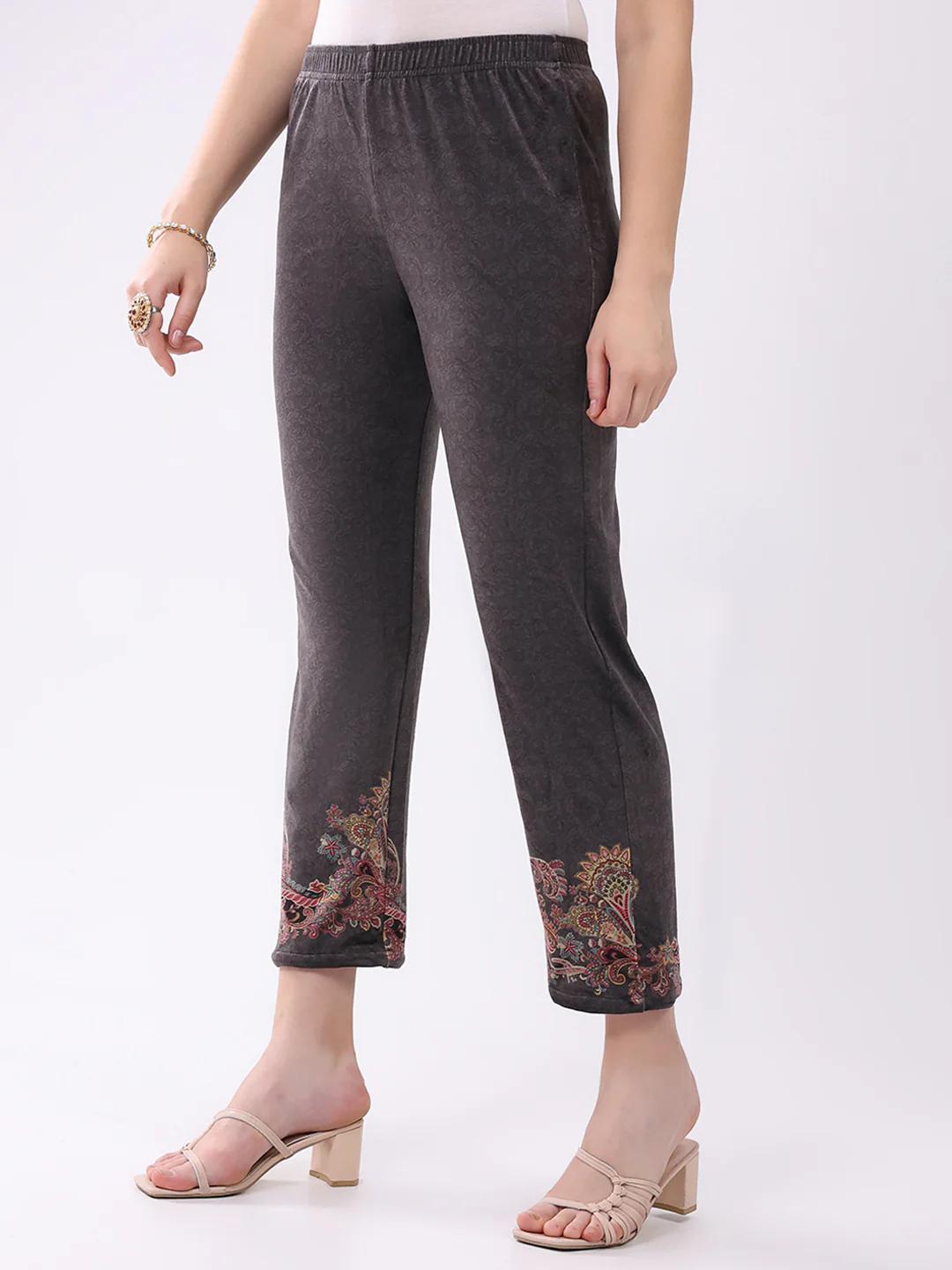 Women Grey Printed Round Neck Full Sleeve Kurti Set for Winter - Image 7