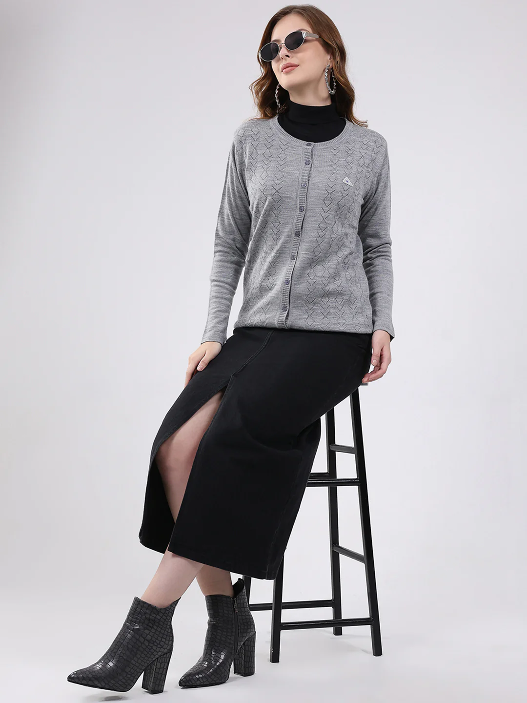 Women Grey Self Design Round Neck Full Sleeve Cardigan - Image 2